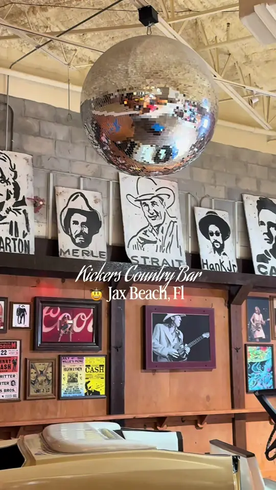 Kickers Country Bar in Jacksonville Beach showing live music, mechanical bull, line dancing, drinks, video by danielle_penna on TikTok