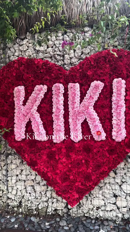Kiki On The River in Miami showing greek food, vibes, review, video by leeannhussein on TikTok