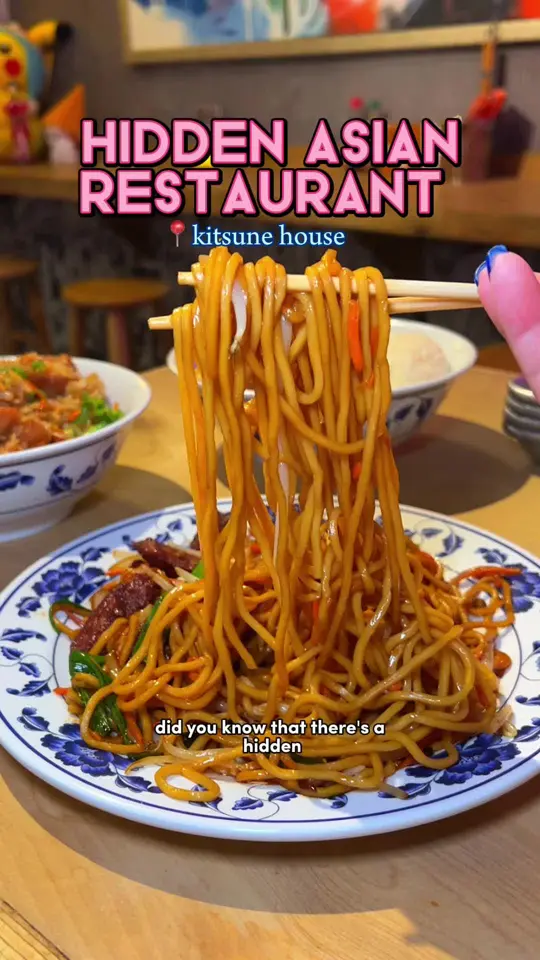 Kitsune House in Miami showing asian food, honey garlic chicken, video by foodsmiami on TikTok