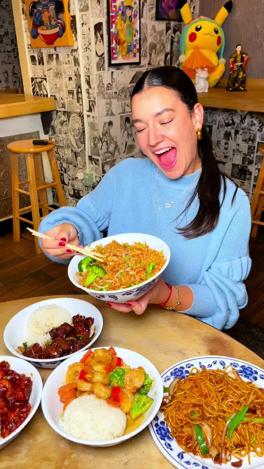 Kitsune House in Miami showing food, dumplings, mongolian beef, veggie fried rice, lo mein, chocolate and dulce de leche cake, video by comidisa on TikTok