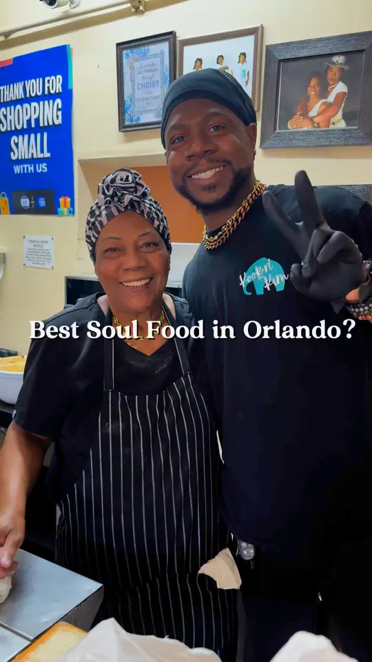 Kook’n with Kim in Orlando showing soul food, southern dishes, meat loaf, smothered pork chop, fried chicken, turkey wings, mac and cheese, collard greens, video by Tasty Chomps Orlando Food and Travel Gui on Facebook