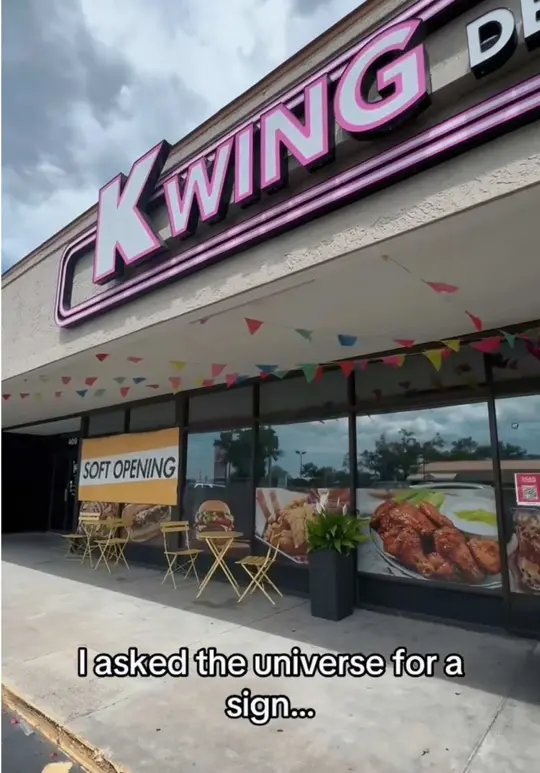 Kwing Deli in Bradenton showing crispy wings, boba, fried rice, chow mein, video by kwingfl419 on TikTok