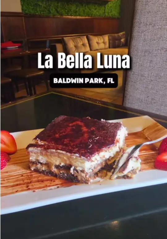 La Bella Luna in Orlando showing review, visit, mozzarella sticks, mussels, chicken piccata, la bella luna pizza, tiramisu, affogato, video by neverboredinorlando on TikTok