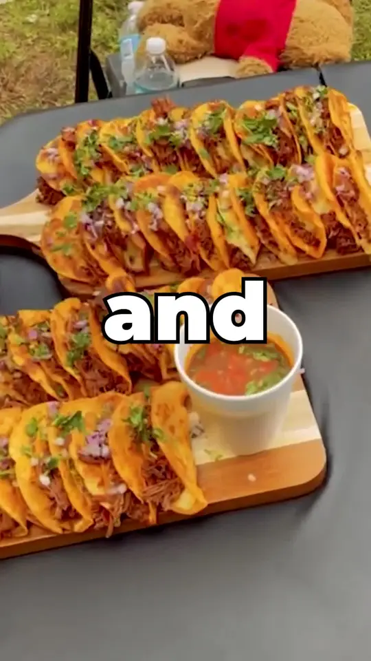 La Birria King in Miami showing food, birria tacos, food challenge, video by Randy Santel on Facebook