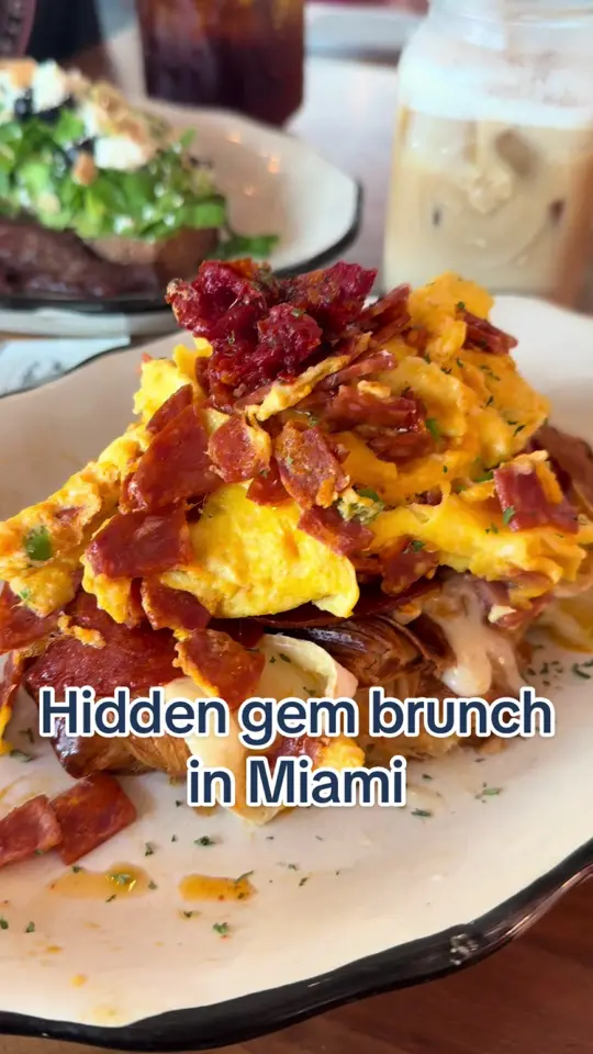La Boulangerie Boul'Mich in Pinecrest showing review, visit, pastries, breakfast, lunch, dinner, video by bites.n.bevs on TikTok