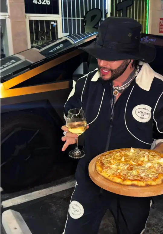 La Dicha in Miami showing review, visit, atmosphere, video by dairon_cano_champions on TikTok