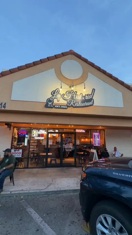 La Historia Restaurant in Kissimmee showing live music, atmosphere, restaurant visit, video by lahistoriarest on TikTok