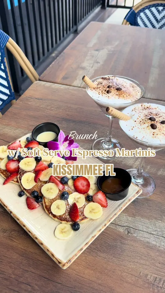La Mexicana Restaurant in Kissimmee showing drinks, espresso martini, video by lamexicanakissimmee on TikTok