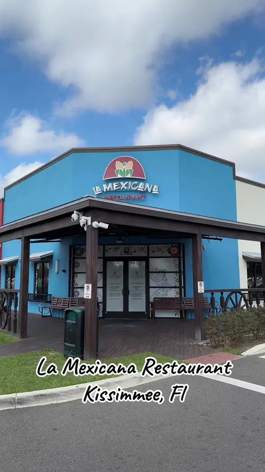 La Mexicana Restaurant in Kissimmee showing review, fresh squeezed lemonade, fresh strawberry juice, loaded steak nachos, side of guac, tortilla soup, fried snapper, video by keyanaangela on TikTok