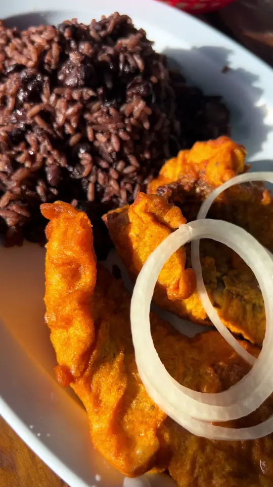 La Niña Restaurant in Marathon showing food, fried snapper, vaca frita, moro rice, video by hey.itsjo on TikTok