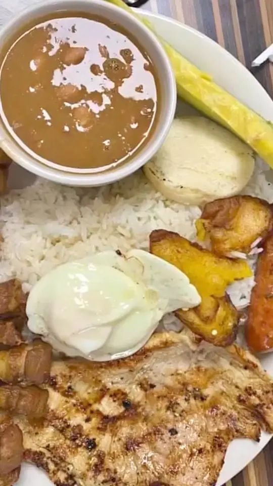 LA POLLERA COLORADA CLEARWATER in Clearwater showing restaurant, colombian food, video by La Pollera Colorada Clearwater on Facebook