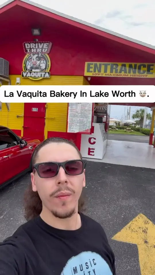 La Vaquita Bakery Lantana in Florida showing cuban bakery, food review, visit, video by Damian Sanchez on Facebook