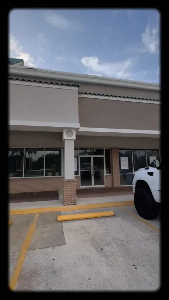  in Florida showing visit, atmosphere, video by Le Petit Paris Jacksonville on Facebook