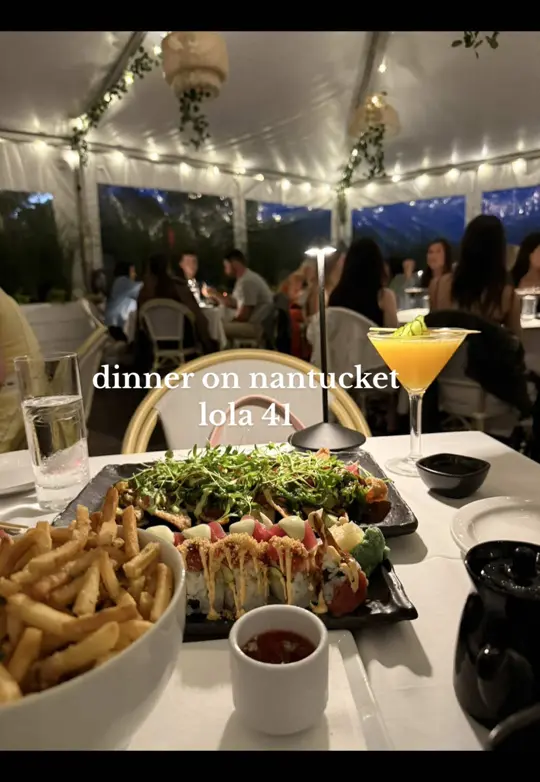 Lola 41 Naples in Naples showing dinner, food, drinks, video by charlottedrinkwater on TikTok