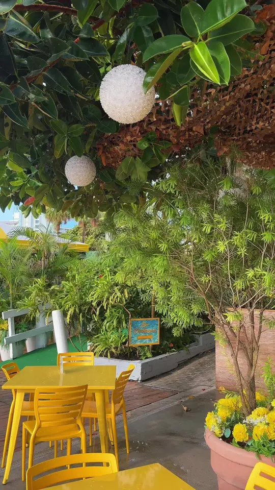 Lola's on the Water in Pompano Beach showing waterfront dining, american-mediterranean cuisine, handcrafted cocktails, live entertainment, intracoastal views, video by hiddengemssouthflorida on TikTok