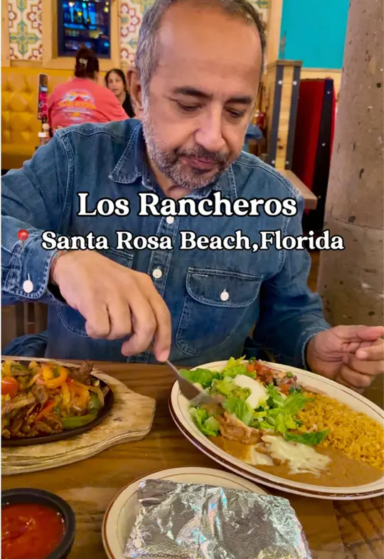 Los Rancheros in Santa Rosa Beach showing food, steak fajitas, shrimp, mango habanero shrimp, drinks, house lime margarita, video by evawhatalife on TikTok