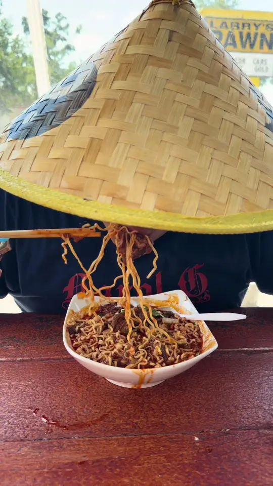 Los Taquitos Mexican Food in Fort Myers showing birria ramen, video by chapitovlogs239 on TikTok