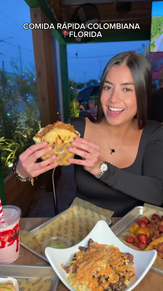  in Florida showing food, colombian fast food, maicitos, salchipapas, hamburgers, hot dog with quail eggs, video by gabrielaromeros on TikTok