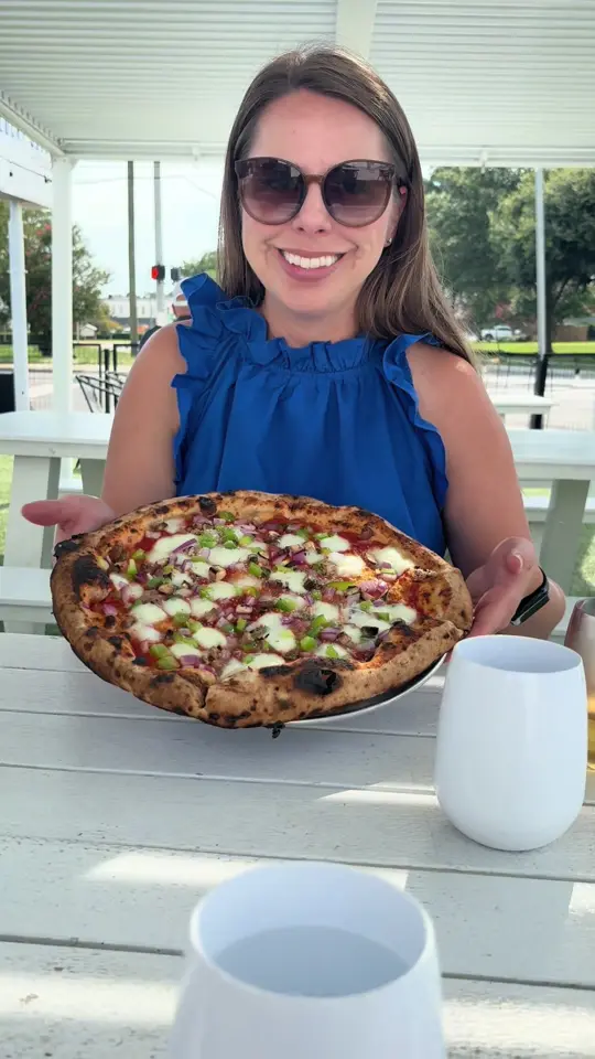  in Florida showing visit, review, pizza, neapolitan pizzas, video by kaylorcoastal on TikTok