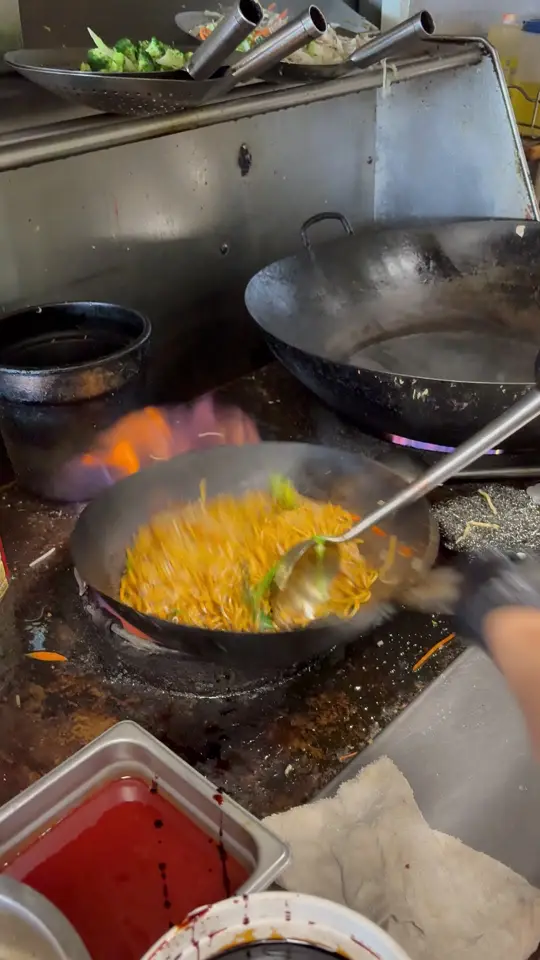 Lucky Garden Palm Bay in Palm Bay showing online ordering, chinese food, menu, video by luckygardenpalmbay on TikTok