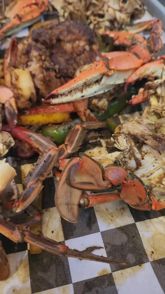 Ludz BBQ & Mattie's Desserts in Cocoa Beach showing restaurant visit, blue crab, video by villagefoodtours on TikTok