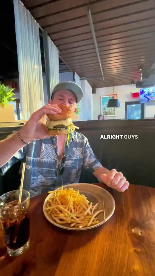 Luke's Kitchen in Orlando showing burger, review, video by orlandofoodienews on TikTok