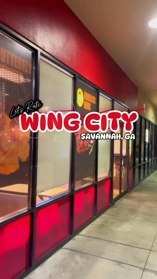 Luxury Eatz in Savannah showing review, hot lemon pepper wings, video by therealdeallee on TikTok