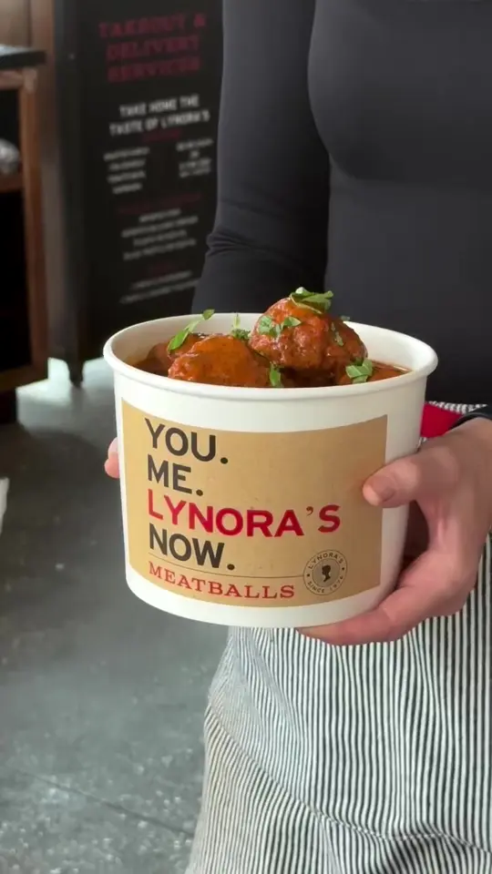 Lynora's Italian Kitchen in West Palm Beach showing italian food, pizza, video by lynorasrestaurant on TikTok