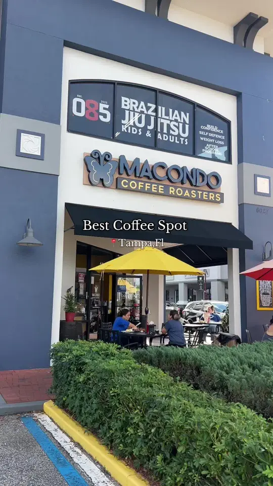 Macondo Coffee Roasters - Kendall in Miami showing coffee, banana nut latte, video by nicolehoskens on TikTok
