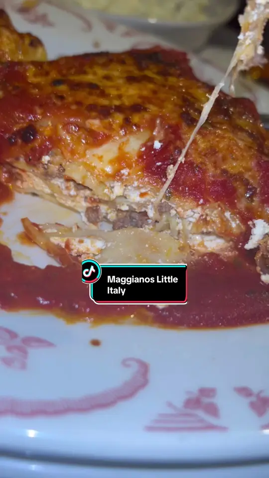 Maggiano's Little Italy in Atlanta showing family style dinner, affordable meal, large portions, spaghetti, chicken piccata, meatballs, video by thechefgirlyardee on TikTok