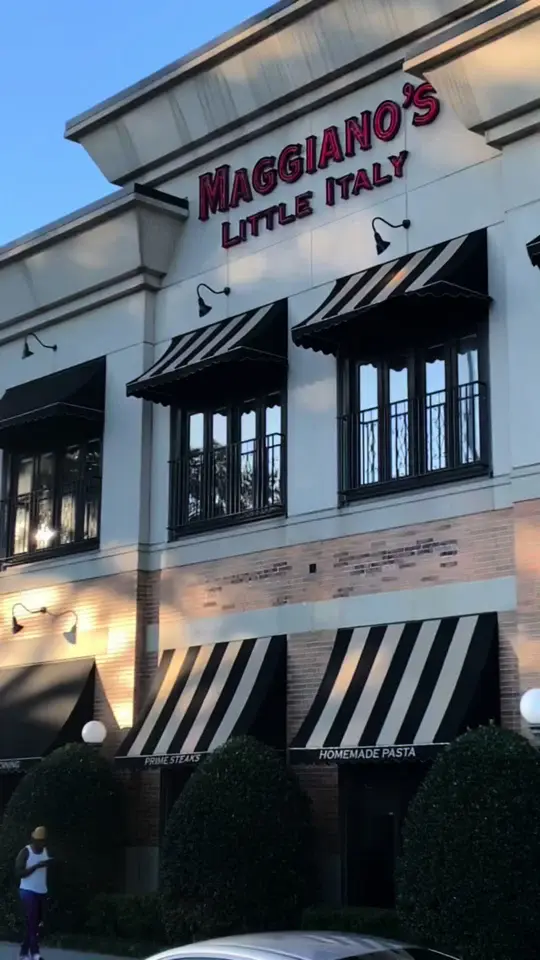 Maggiano's Little Italy in Dunwoody showing review, chicken alfredo, chicken & spinach manicotti, video by thefoodcriticcouple on TikTok