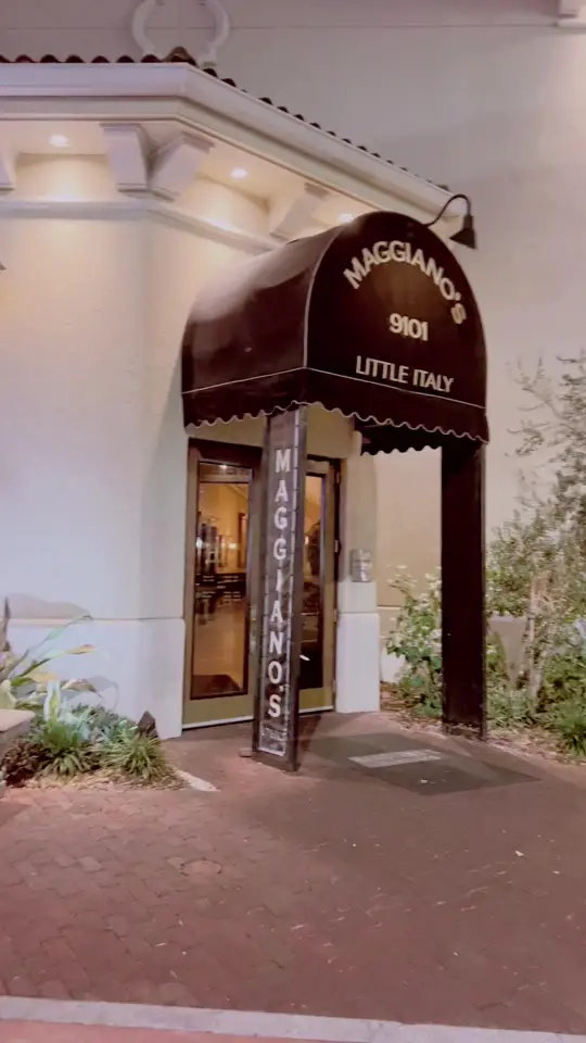 Maggiano's Little Italy in Orlando showing food review, maggiano's little italy, orlando, video by thelordandtheladyeats on TikTok