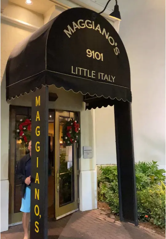 Maggiano's Little Italy in Orlando showing review, visit, video by beefybear.og on TikTok
