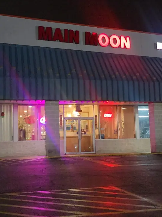 Main Moon in Conyers showing restaurant visit, chinese food, video by serenkoshire on TikTok