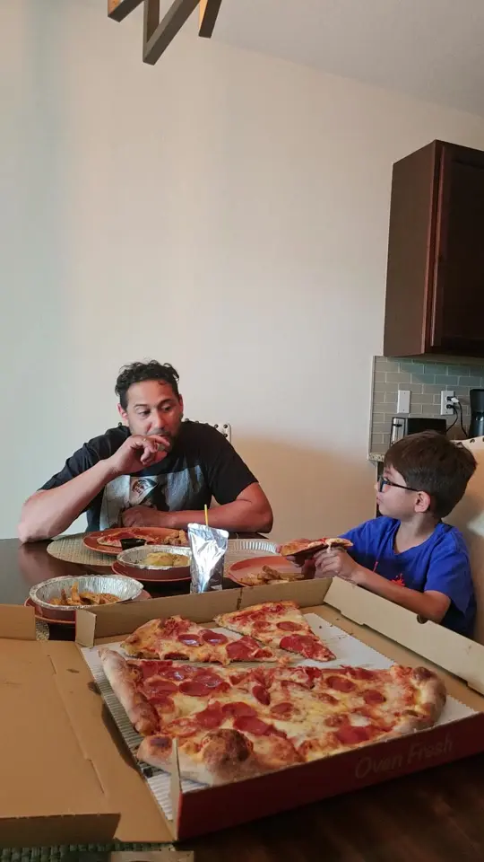 Mama B's Pizzeria in Wesley Chapel showing review, visit, pizza, pasta, subs, video by vicdontknowfl on TikTok