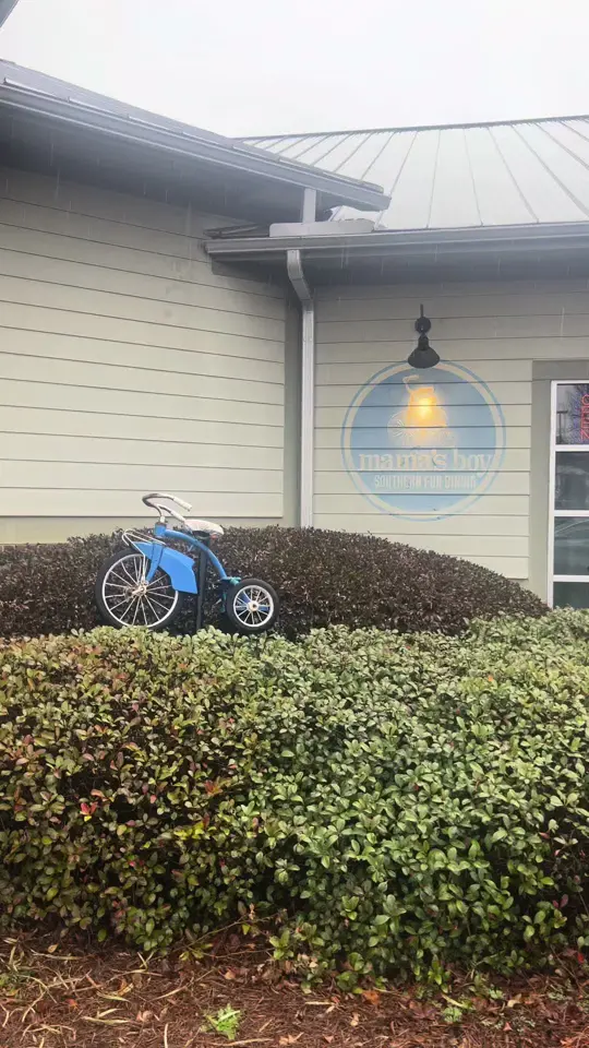 Mama's Boy Restaurant in Athens showing breakfast, peach french toast, biscuits, grits, bacon, video by oldsoultravelsandeats on TikTok