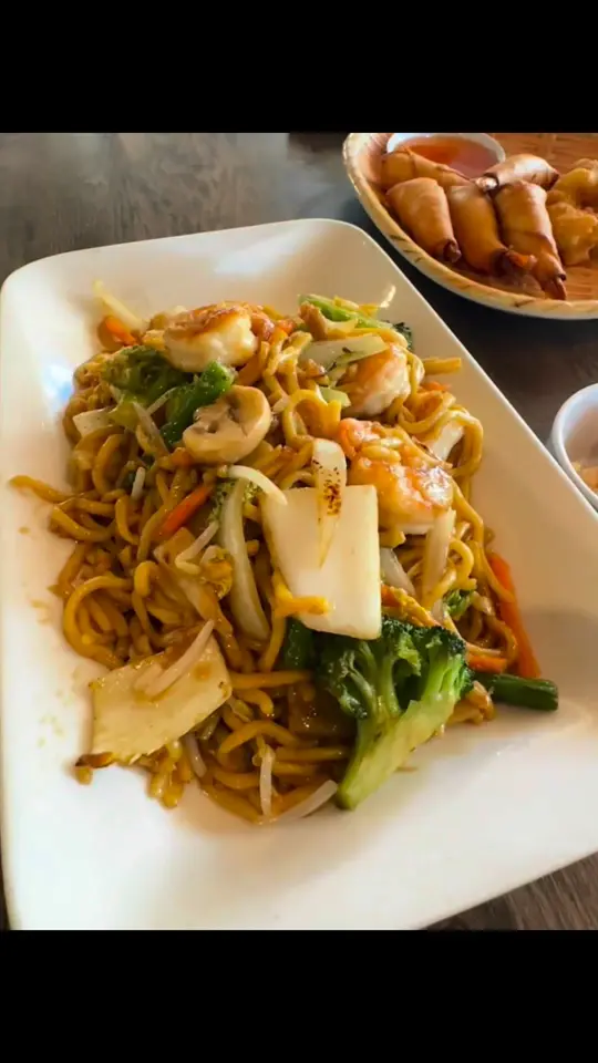 Mama Sidas Flavors of Thai Cuisine in Morrow showing review, visit, video by See Clayton County, GA on Facebook
