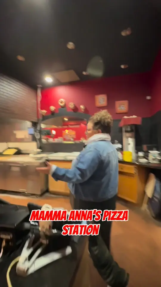 Mamma Anna Trattoria in Estero showing review, pizza, video by Mamma Anna Trattoria on Facebook