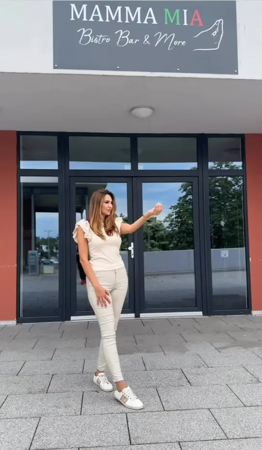 Mamma Mia Italian Restaurant in Boynton Beach showing restaurant visit, italian food, video by mammamia_bistrobar on TikTok