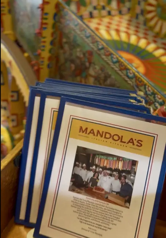 Mandolas Italian Kitchen in Jacksonville showing restaurant, family dinners, takeout, video by mandolasitaliankitchen on TikTok