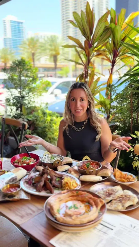  in Florida showing restaurant visit, shawarma, kebab, hummus, pita bread, mediterranean food, video by saborexplorador on TikTok