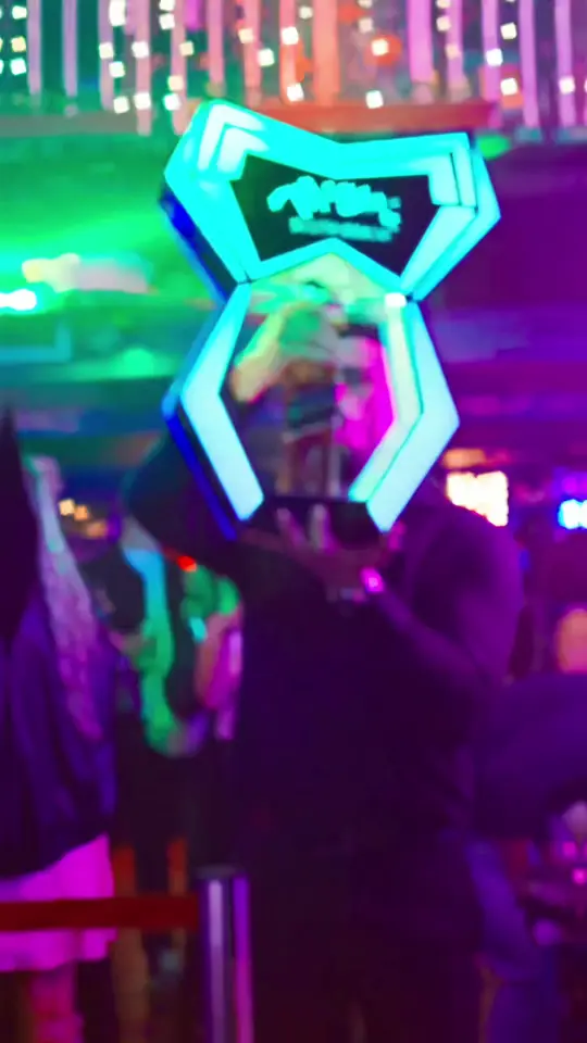 Mango's Tropical Cafe in Miami showing atmosphere, party, video by mangostropicalcafe on TikTok