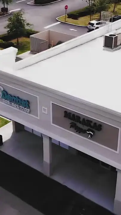Marakas Pizza Coral Way in Miami showing restaurant opening, pizza, video by Marakas Pizza on Facebook