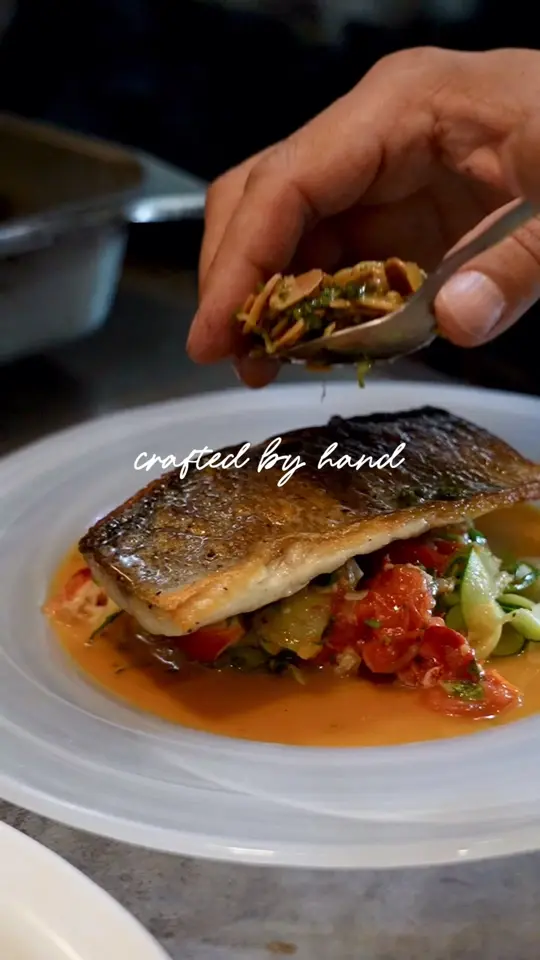  in Florida showing food preparation, restaurant atmosphere, video by Marcel on Facebook