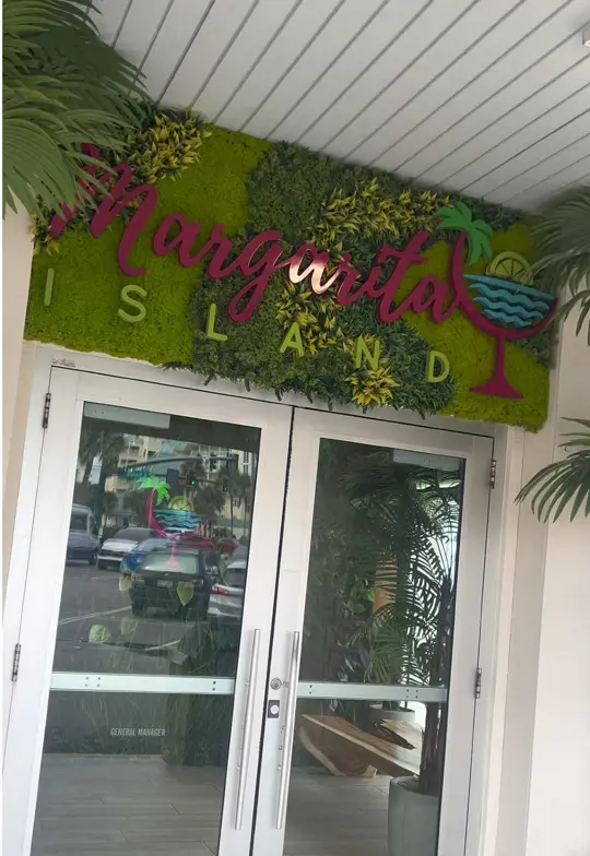 in Florida showing mexican food, restaurant visit, video by wbarhoo on TikTok