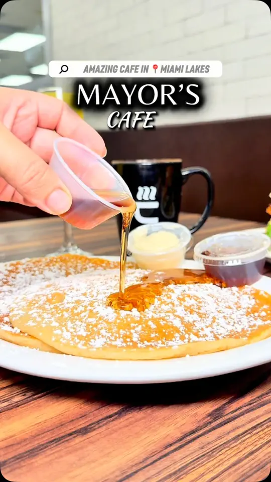 Mayor's Cafe Miami Lakes in Miami Lakes showing review, visit, cozy atmosphere, breakfast plates, fluffy pancakes, famous french toast, video by Denisse Montero on Facebook