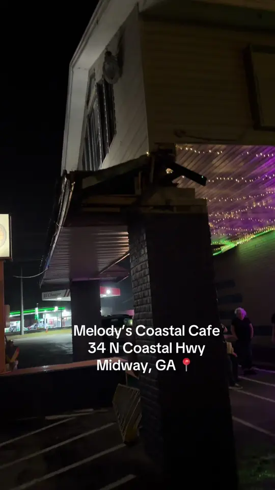 Melody's Coastal Cafe in Midway showing bar, drinks, pizza, tacos, soft serve ice cream, arcade, video by mirandagisewhite on TikTok
