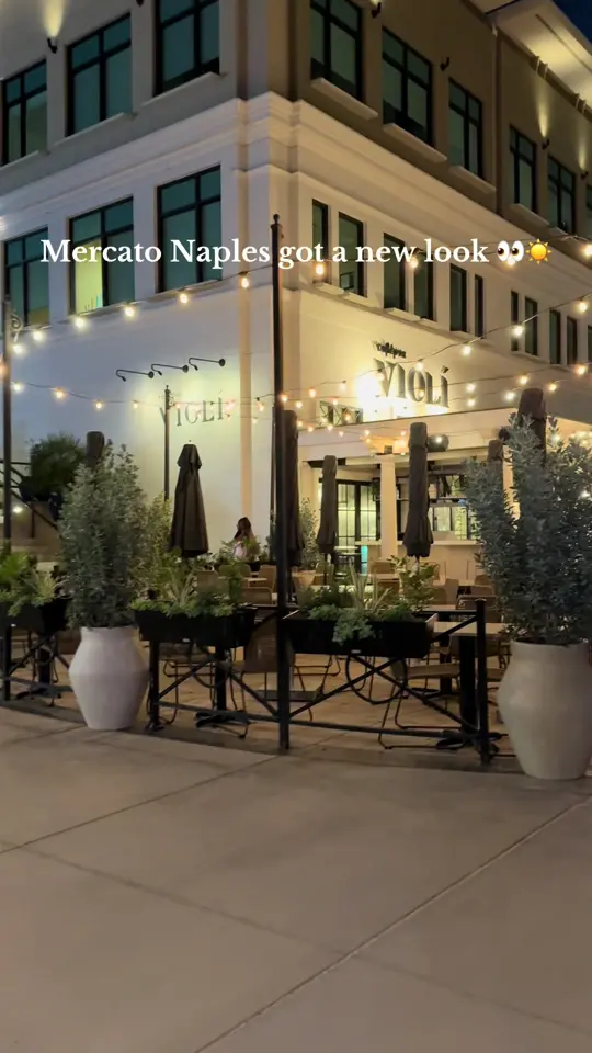 Mercato in Naples showing review, outdoor area, atmosphere, live music, video by travelin_with_nelson on TikTok