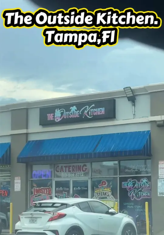 Mermaid Tavern Tampa in Florida showing seafood, outside kitchen, video by dreamadavidson on TikTok