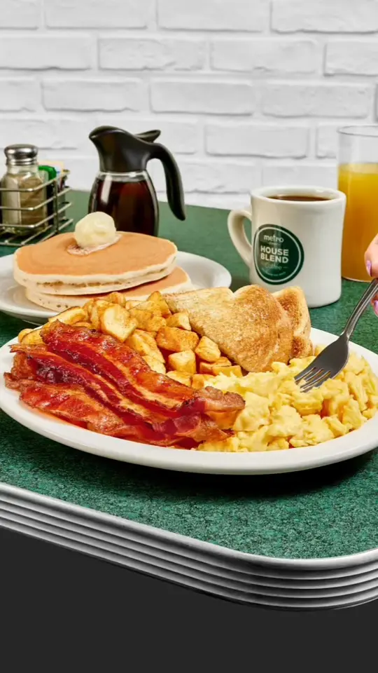 Metro Diner in Altamonte Springs showing visit, atmosphere, video by Metro Diner on Facebook